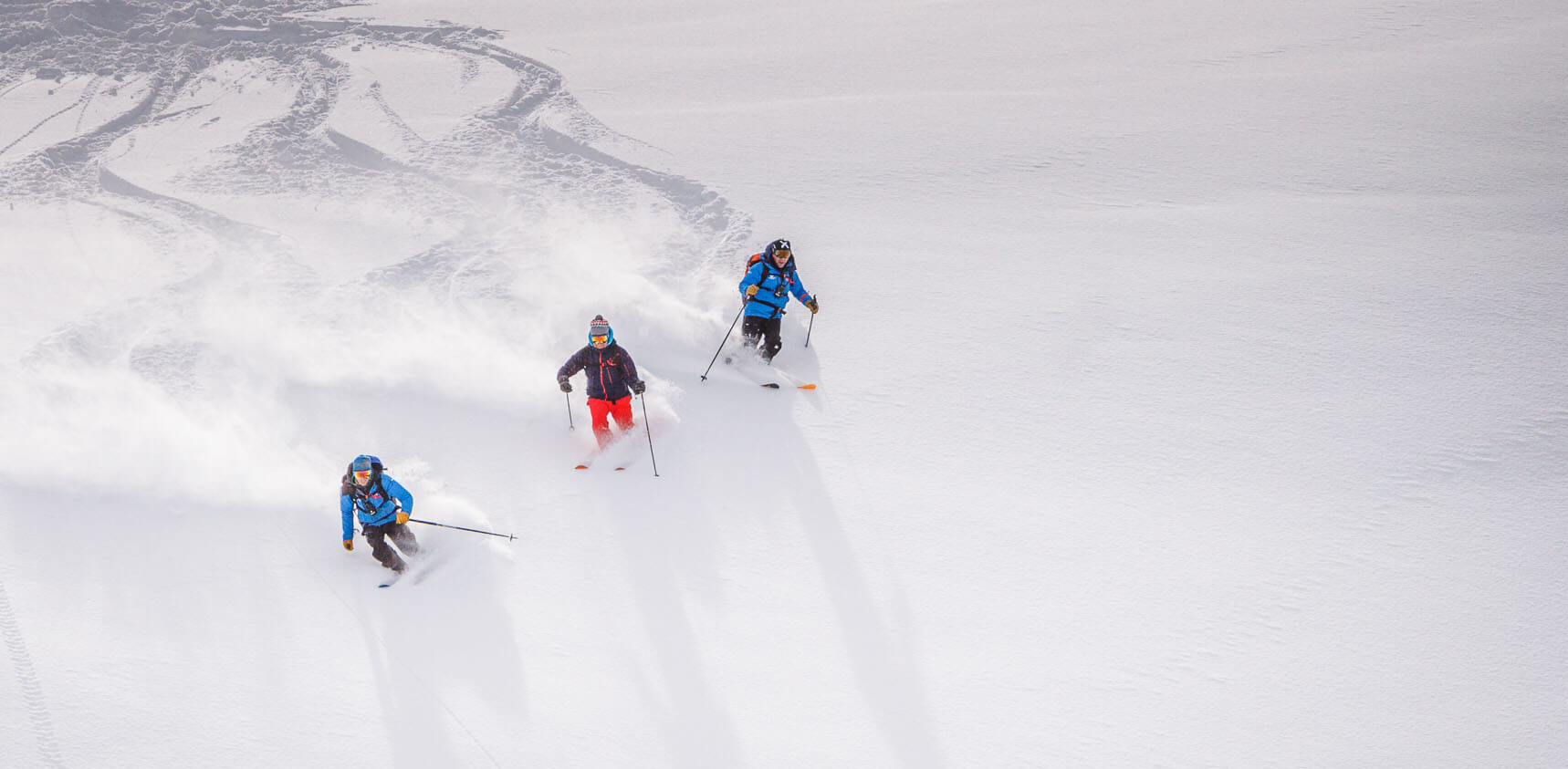 pyrenees_heliski_ski_trip_group_line_snow_heliski_terrain-23-e1728237371408