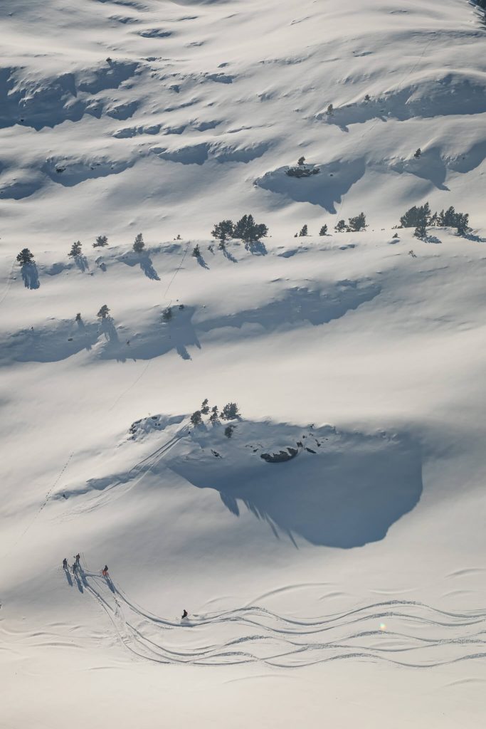 pyrenees_heliski_ski_trip_group_line_snow_heliski_terrain-8